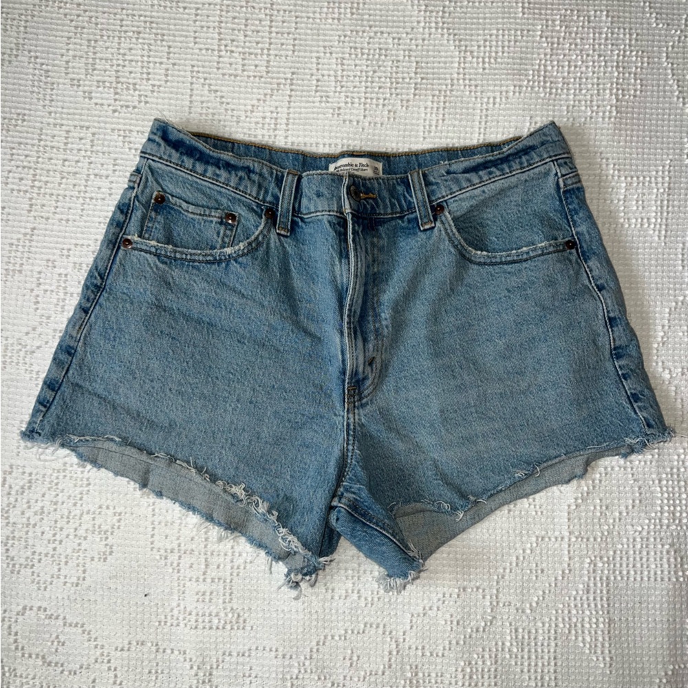 Abercrombie & Fitch The 90’s Relaxed Cutoff Short High Rise